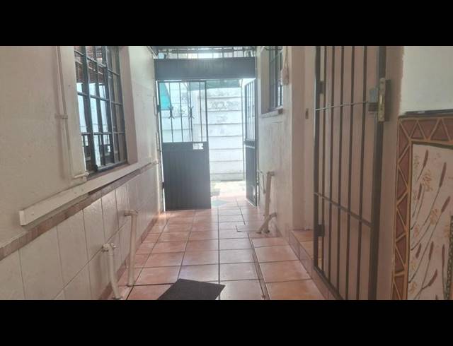 4 BEDROOM PROPERTY TO RENT IN FISHERS HILL